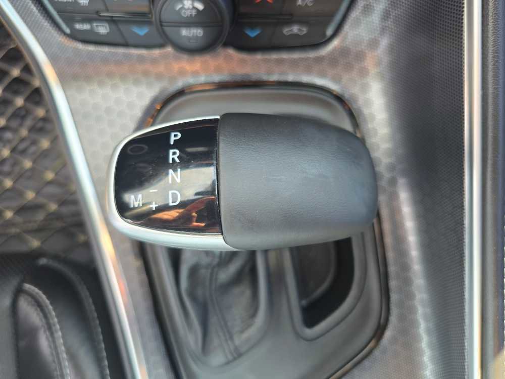 Used 2016 Dodge Challenger SRT w/ Technology Group image 14