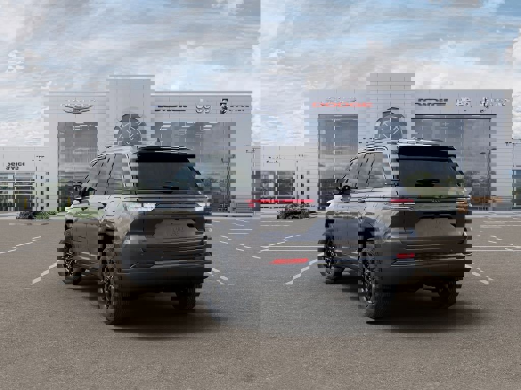 New 2026 Jeep Grand Cherokee Laredo image 3