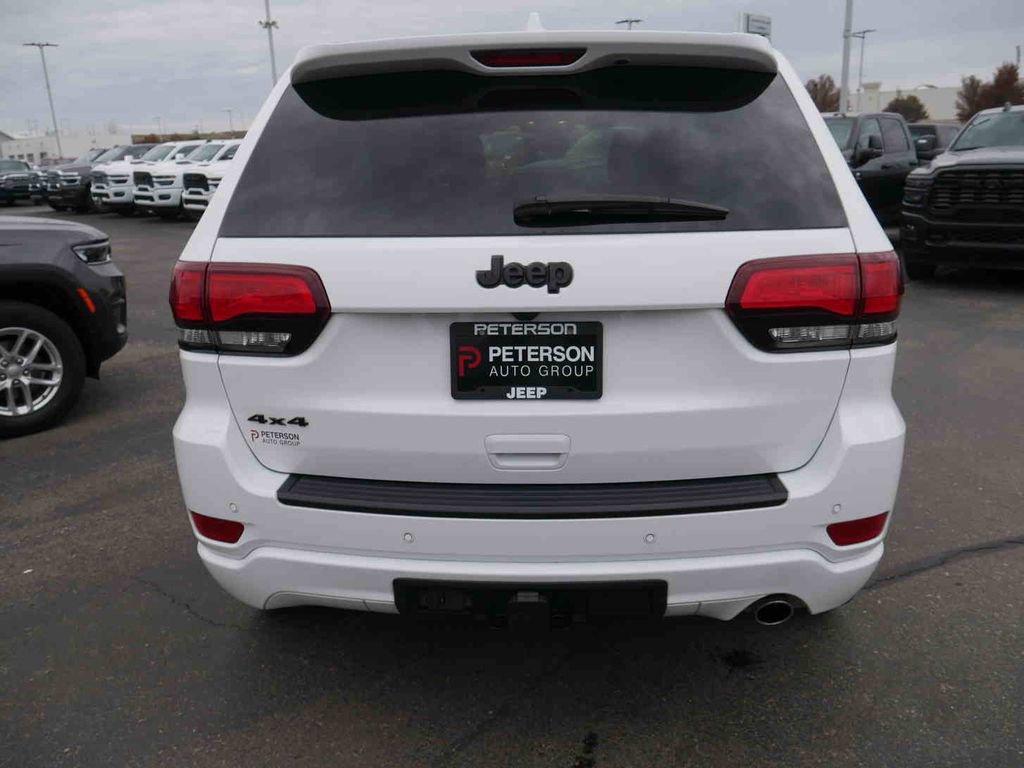 Used 2020 Jeep Grand Cherokee Altitude image 23