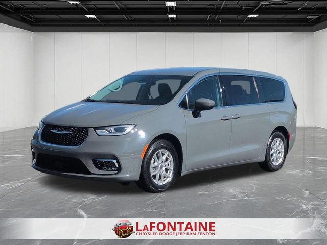 Used 2023 Chrysler Pacifica Touring-L FWD video 1