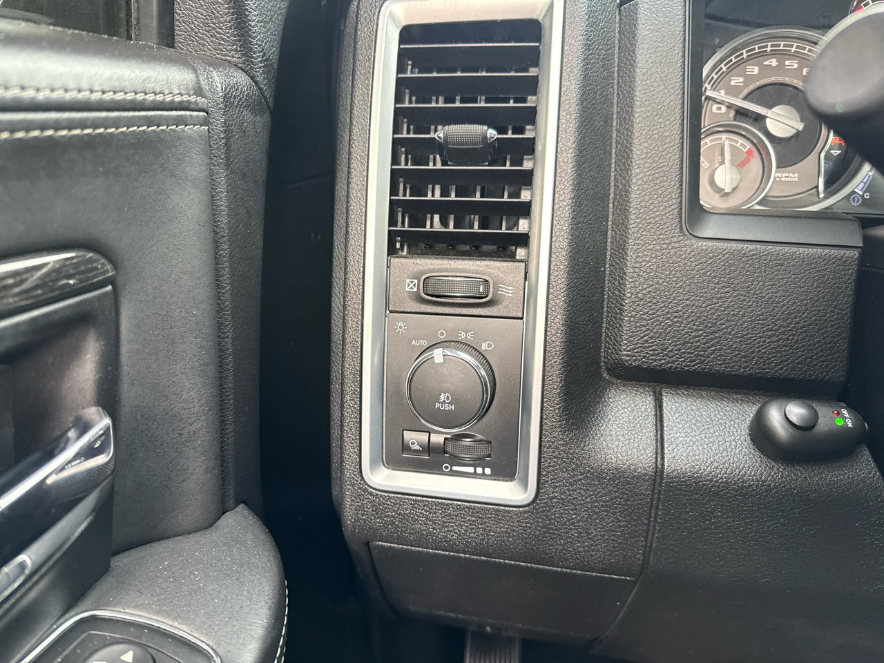 Used 2016 RAM 2500 Limited image 18