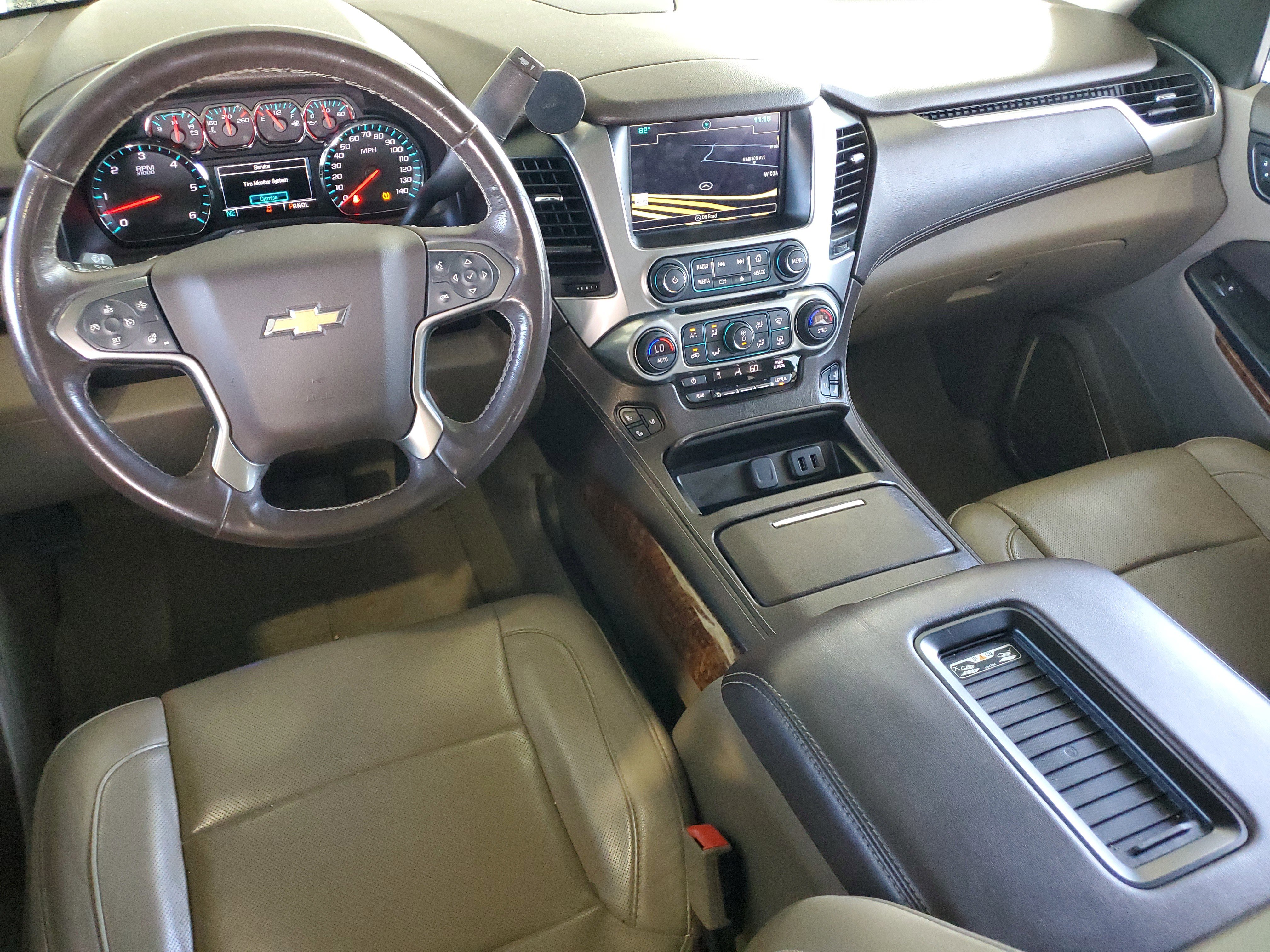 Used 2018 Chevrolet Suburban Premier RWD image 11