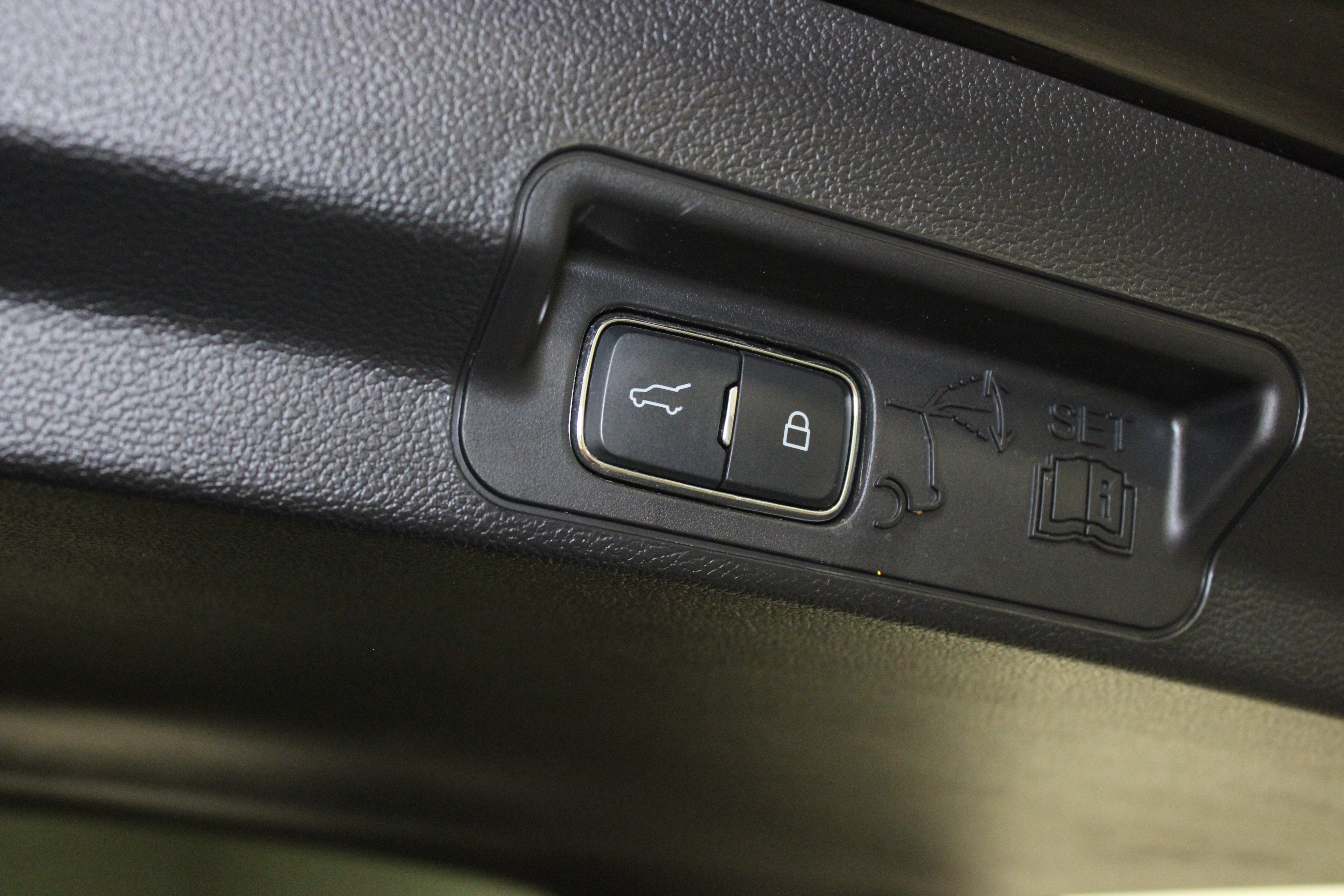 Used 2025 Ford Explorer ST-Line AWD/4WD image 15