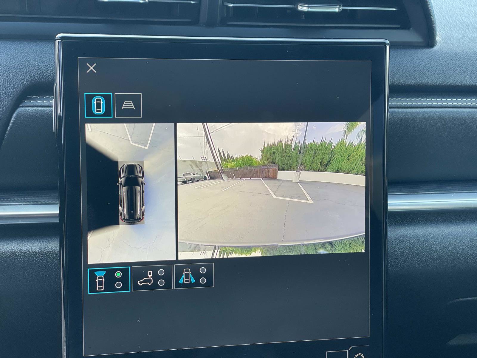 Used 2025 GMC Terrain Elevation w/ Elevation Premium Package image 14