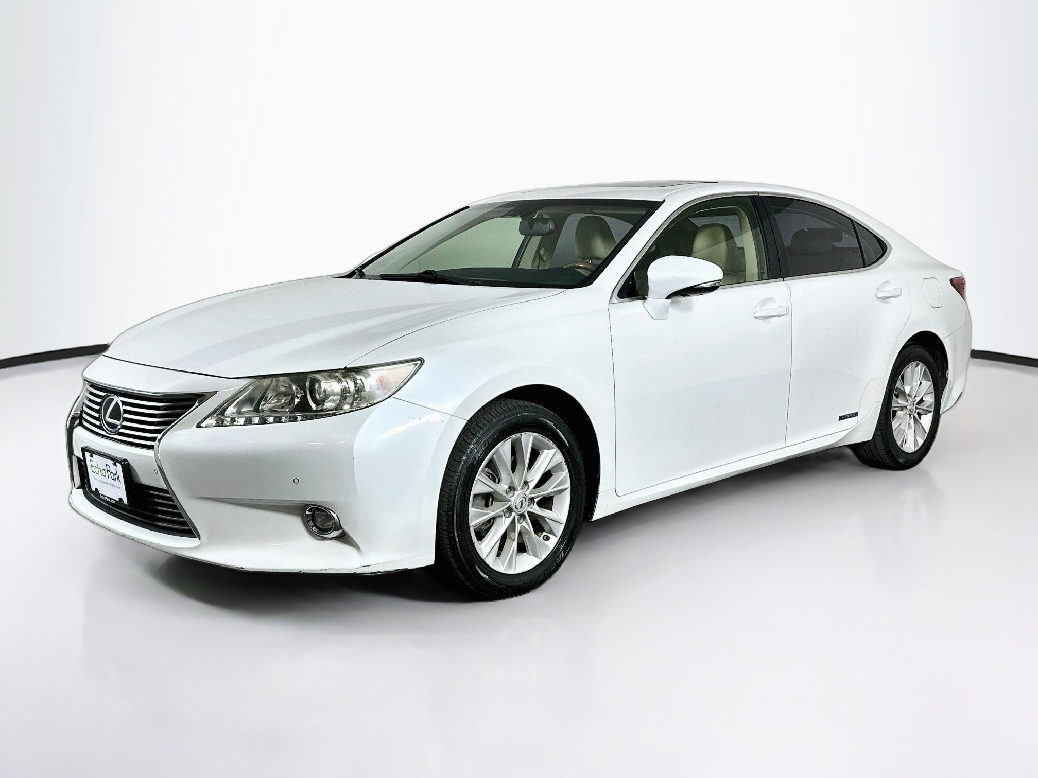 Used 2015 Lexus ES 300h w/ Navigation System Package FWD image 3