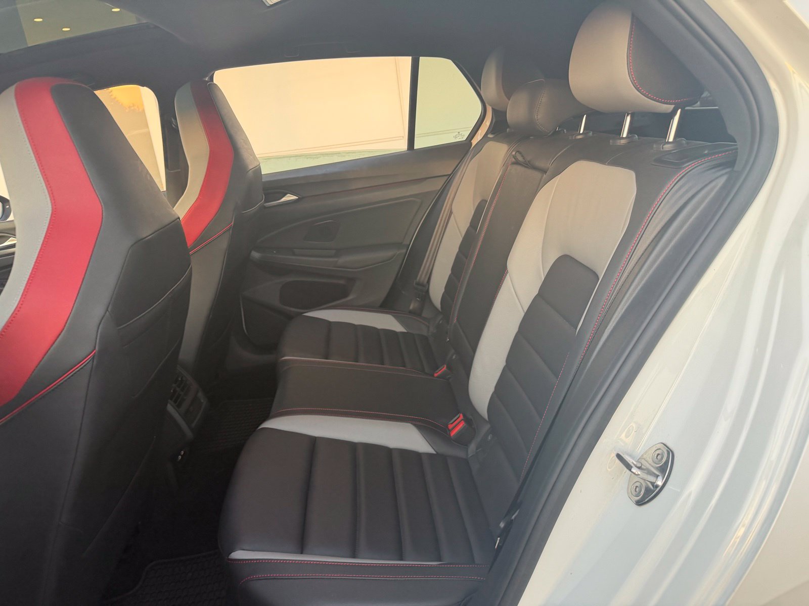 Used 2022 Volkswagen GTI SE FWD image 18