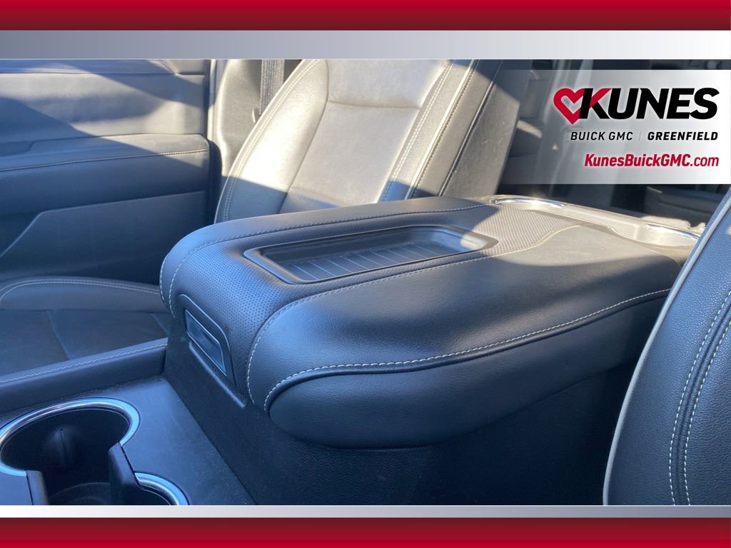 Used 2024 GMC Yukon XL SLT image 31
