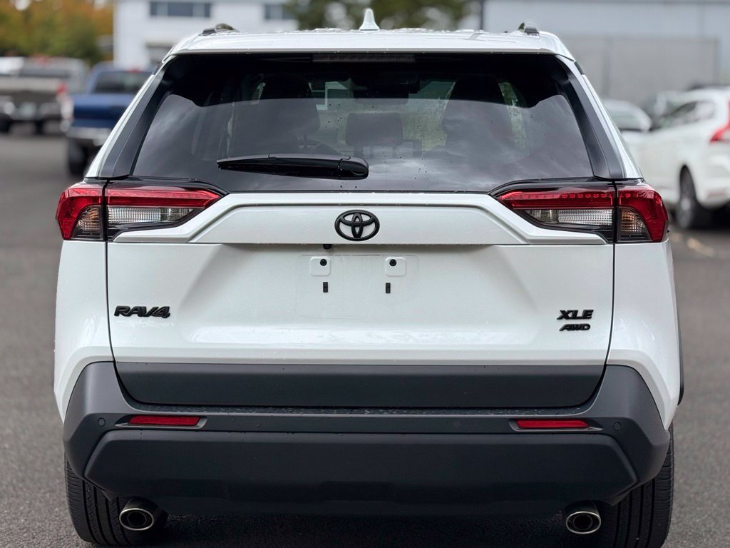Used 2025 Toyota RAV4 XLE Premium w/ Weather Package AWD/4WD image 4
