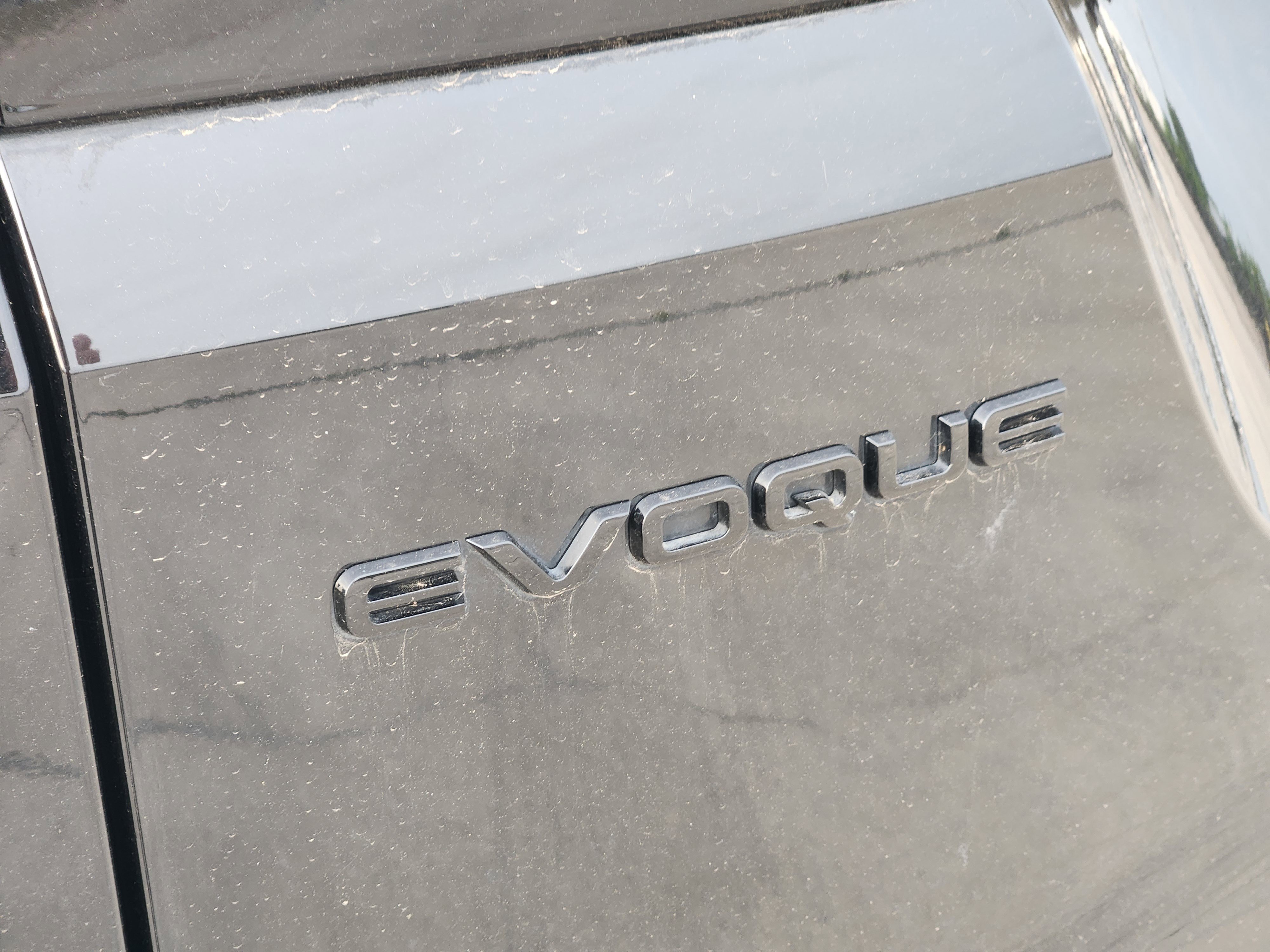 Certified 2024 Land Rover Range Rover Evoque Dynamic SE AWD/4WD image 13