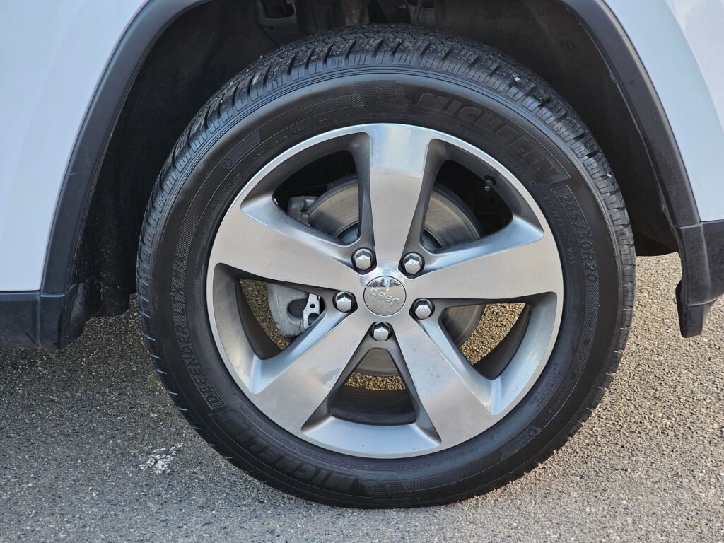 Used 2015 Jeep Grand Cherokee Limited w/ Luxury Group II image 10