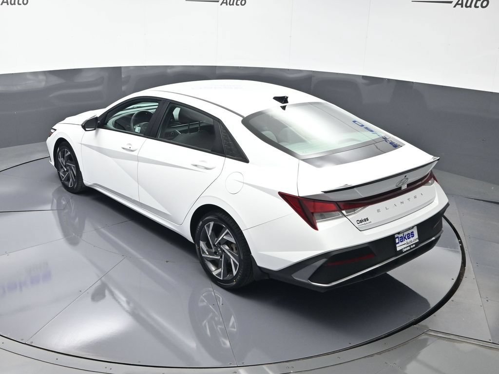 Used 2025 Hyundai Elantra Sport FWD image 45