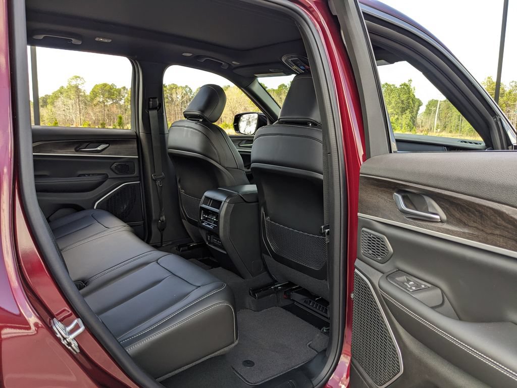 New 2026 Jeep Grand Cherokee Limited w/ Limited Altitude Package AWD/4WD image 46