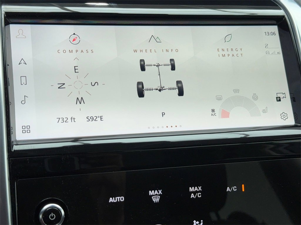 Used 2022 Land Rover Discovery Sport SE image 24