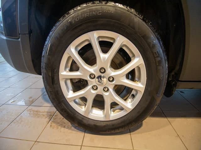 Used 2017 Jeep Cherokee Latitude w/ Cold Weather Group image 32