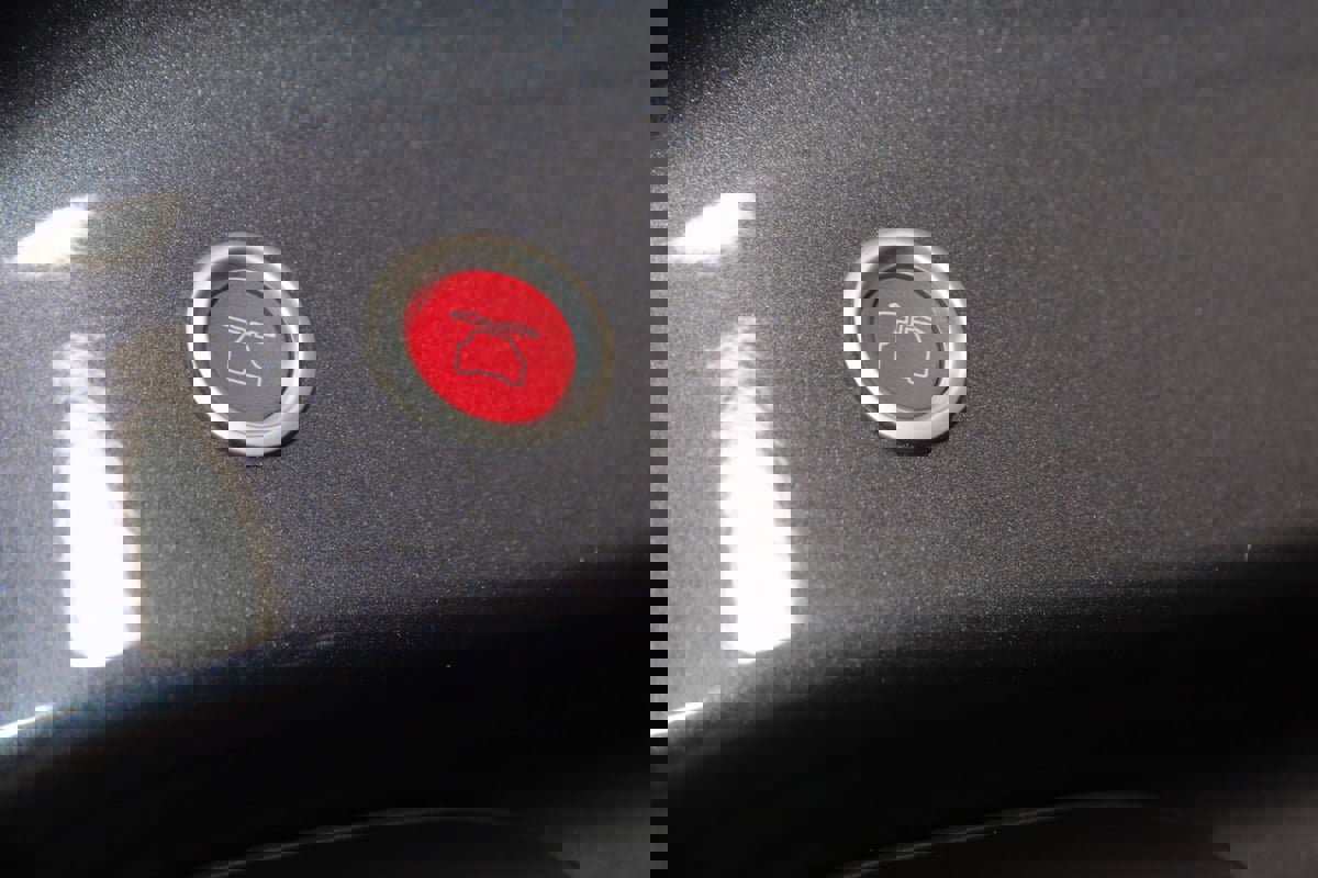 Used 2022 Tesla Model X image 60