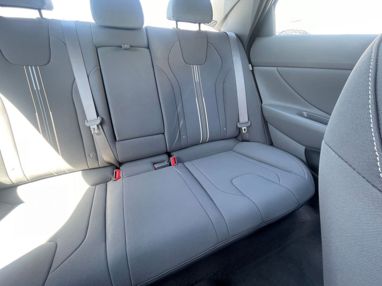 Used 2025 Hyundai Elantra SEL image 38