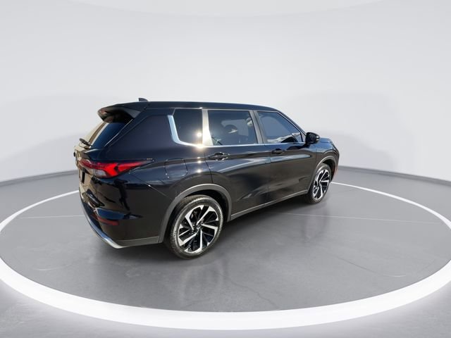 Used 2022 Mitsubishi Outlander SE image 9