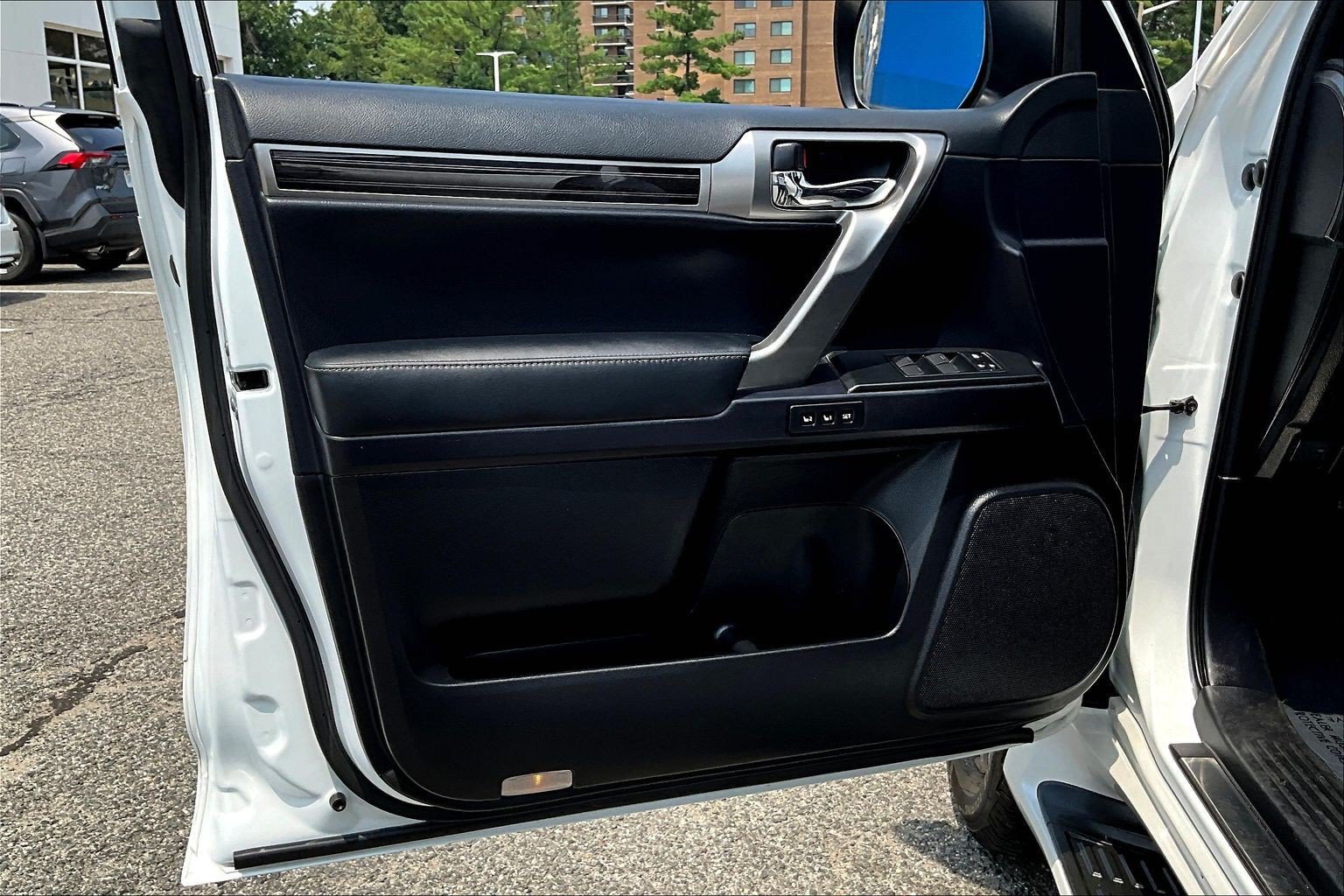 Used 2023 Lexus GX 460 Premium w/ Premium Package AWD/4WD image 18