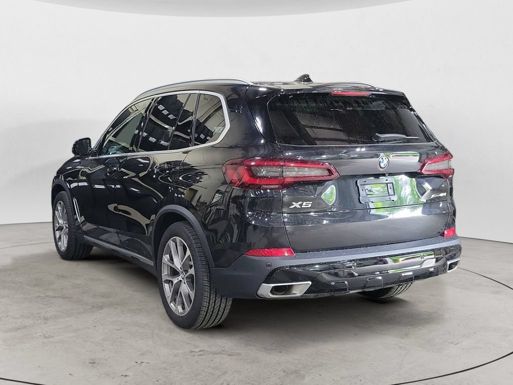 Used 2022 BMW X5 xDrive40i w/ Premium Package AWD/4WD image 3