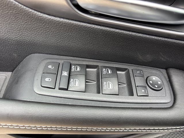 New 2026 Chrysler Pacifica Select image 24