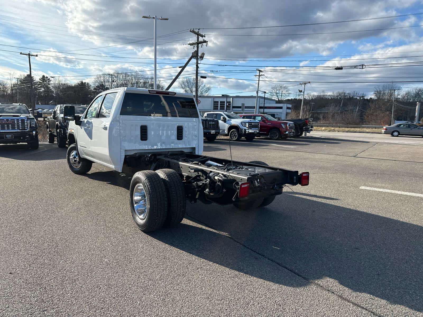 New 2026 GMC Sierra 3500 SLE w/ SLE Convenience Package image 5