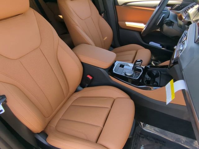 Used 2025 BMW X4 xDrive30i w/ Premium Package image 11
