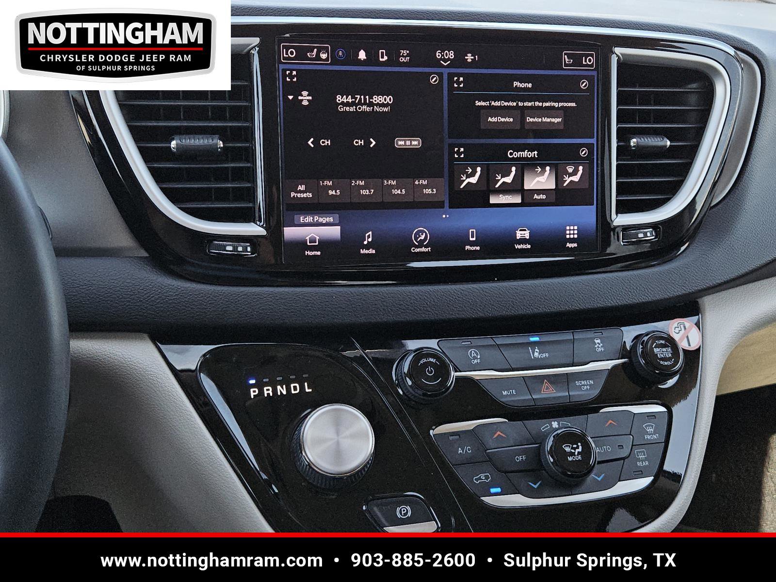 Used 2022 Chrysler Pacifica Touring-L image 10