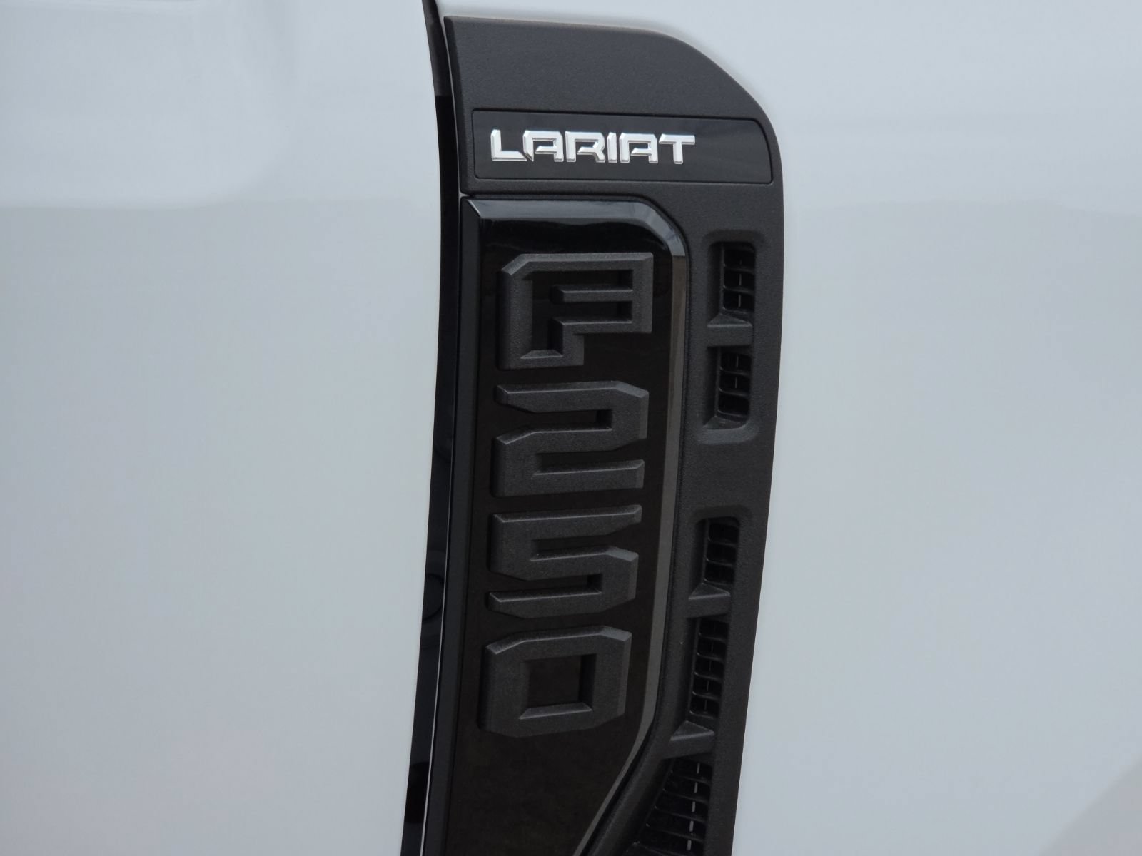 New 2026 Ford F250 Lariat w/ Tremor Off-Road Package AWD/4WD image 9