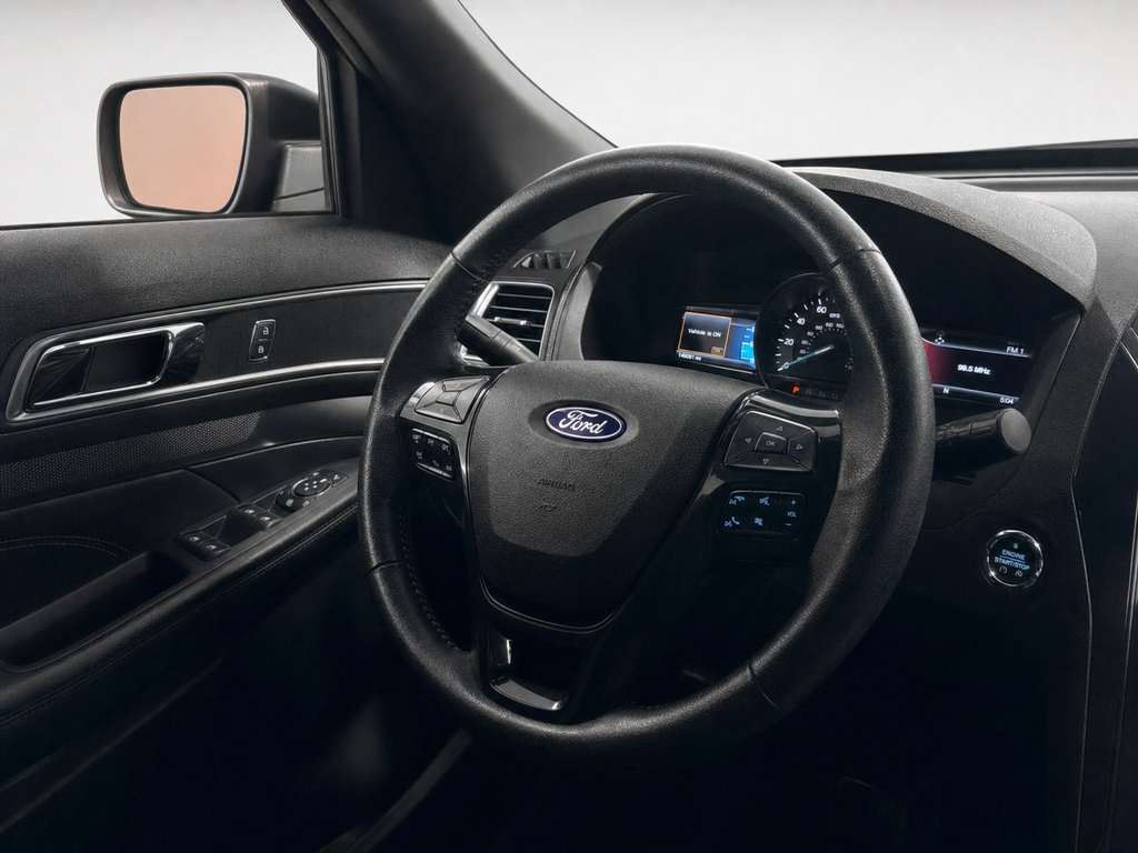 Used 2018 Ford Explorer XLT w/ Equipment Group 201A FWD image 19