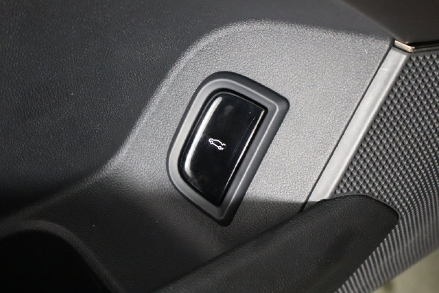 Used 2024 Cadillac Lyriq Tech AWD/4WD image 20
