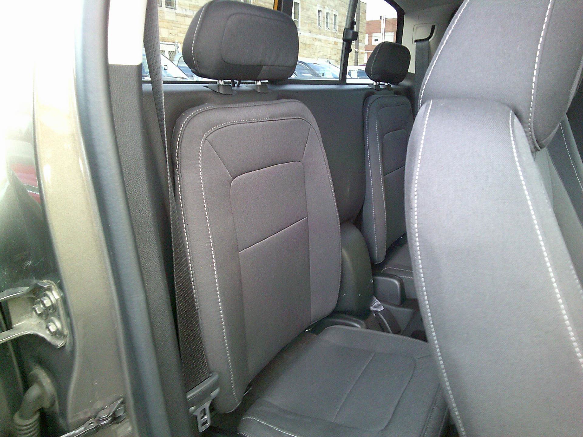 Used 2016 GMC Canyon SLE w/ SLE Convenience Package image 10