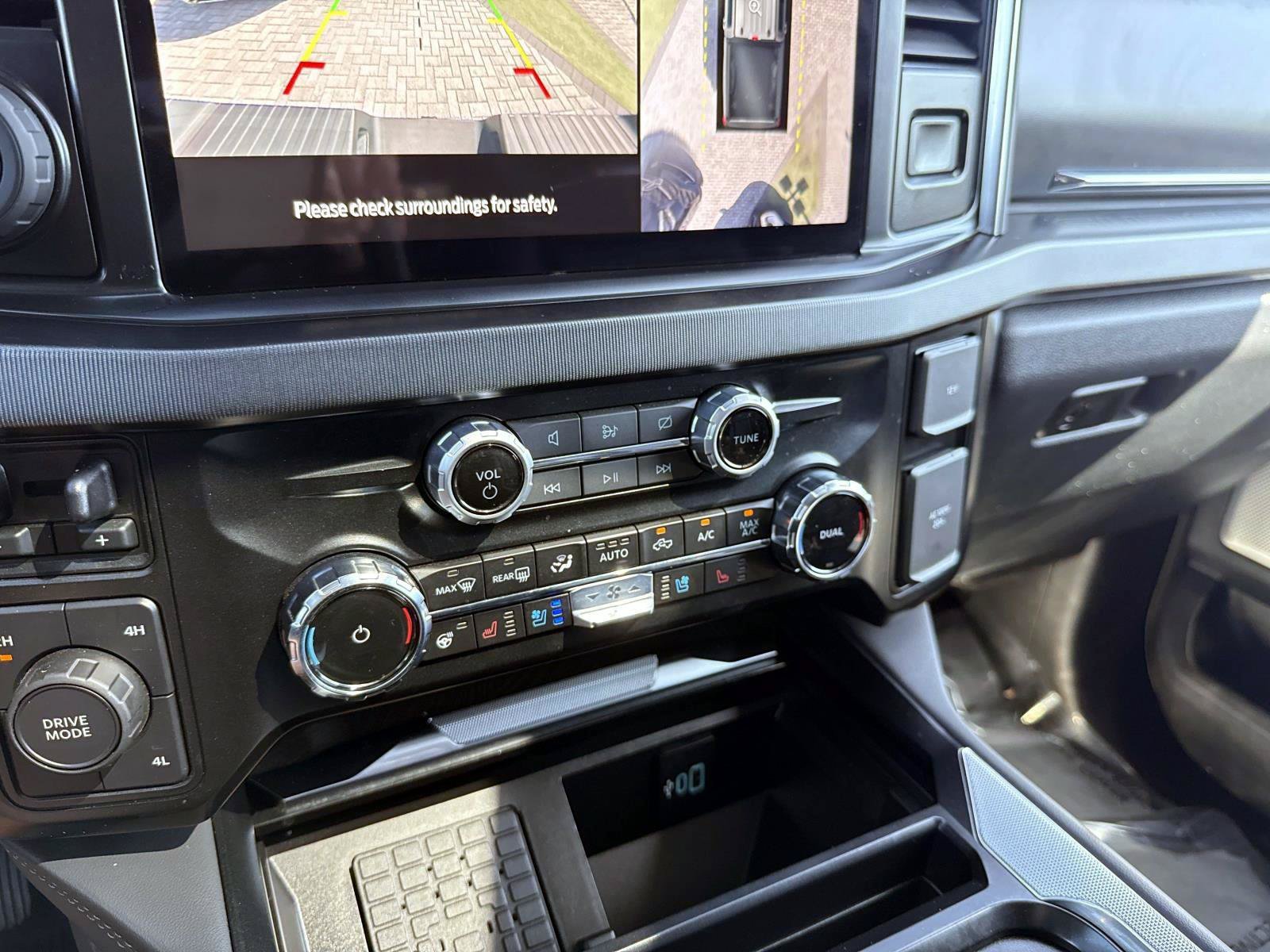Used 2024 Ford F350 Platinum AWD/4WD image 28