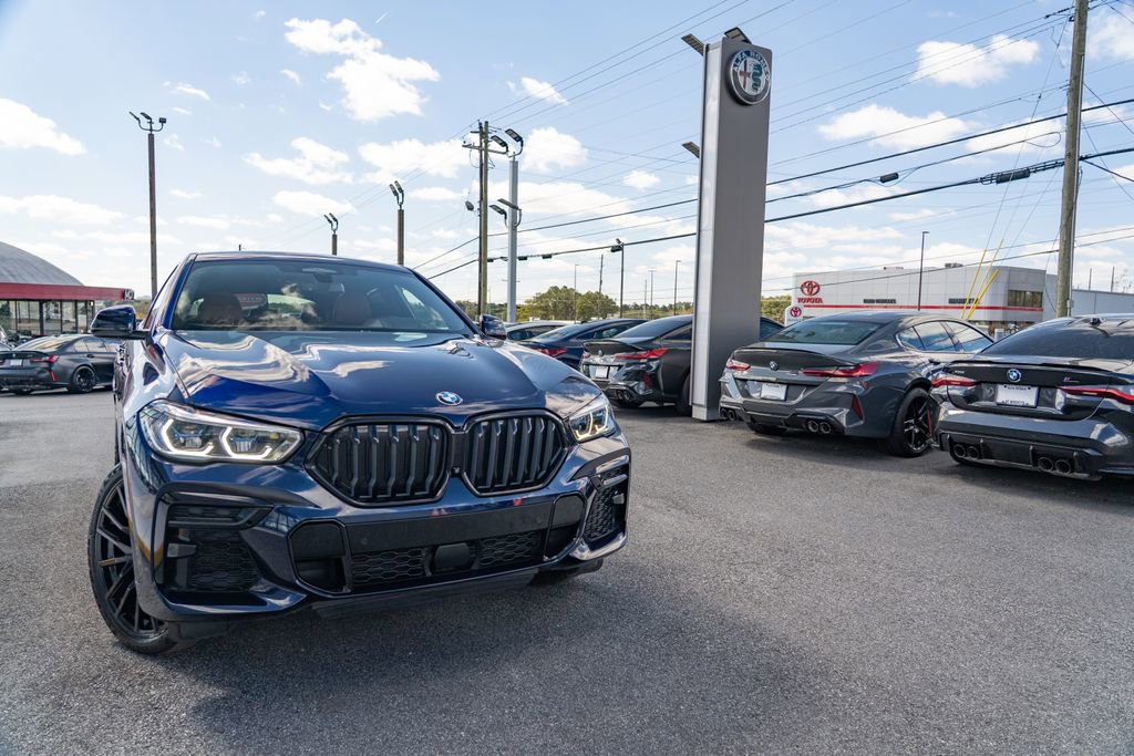 Used 2022 BMW X6 M50i w/ Executive Package image 11
