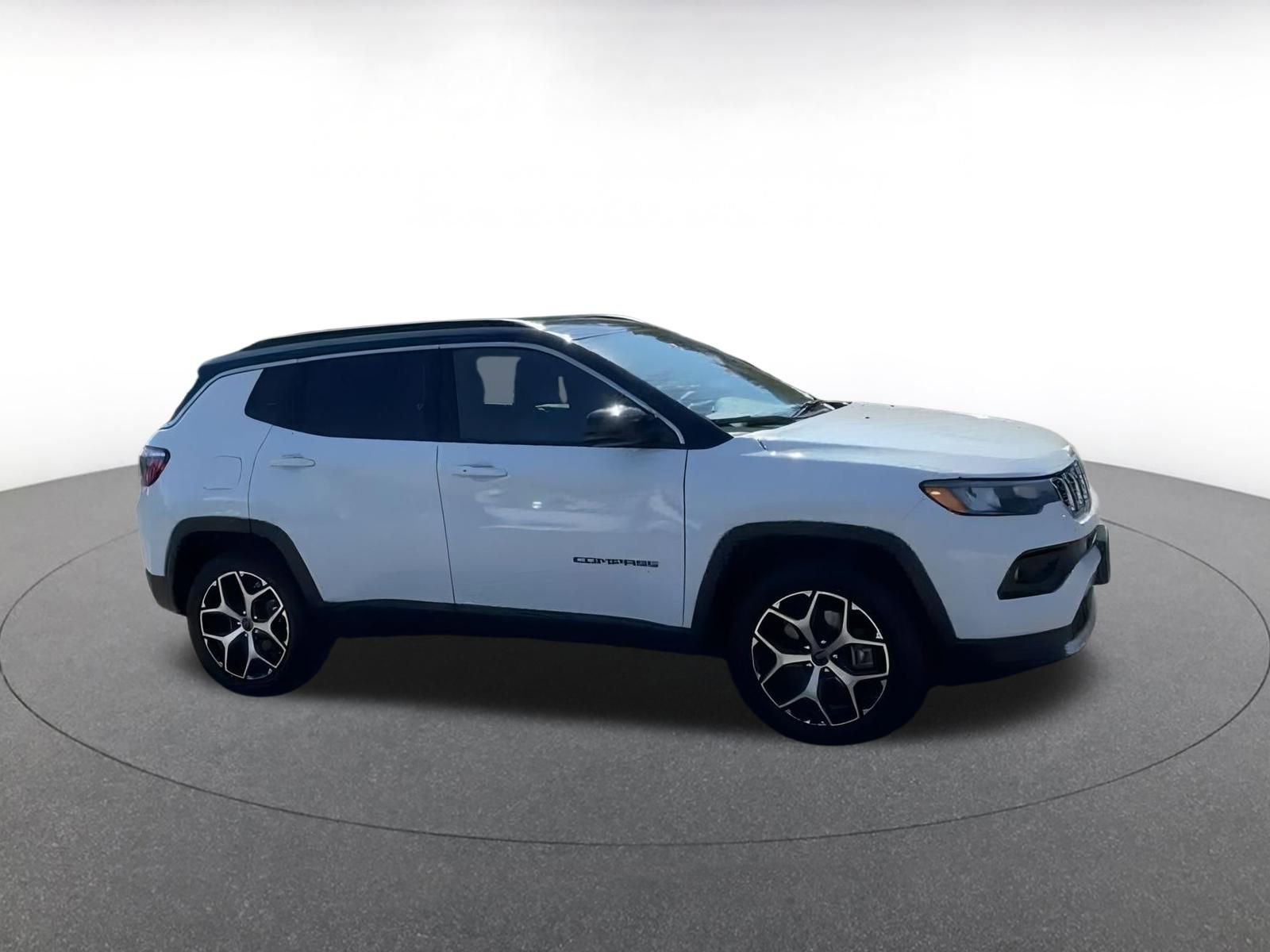 Used 2025 Jeep Compass Limited image 2