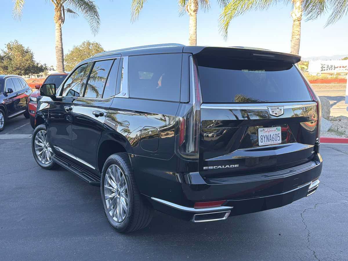 Used 2021 Cadillac Escalade Premium Luxury RWD image 12