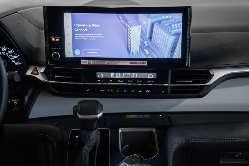 Used 2025 Toyota Sienna XLE FWD image 23