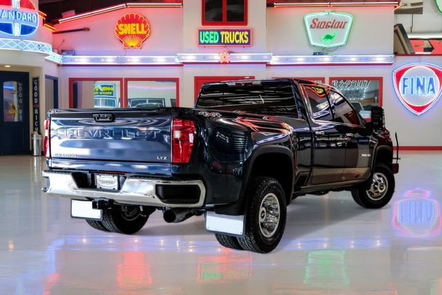 Used 2023 Chevrolet Silverado 3500 LTZ w/ Gooseneck/5TH Wheel Package AWD/4WD image 3