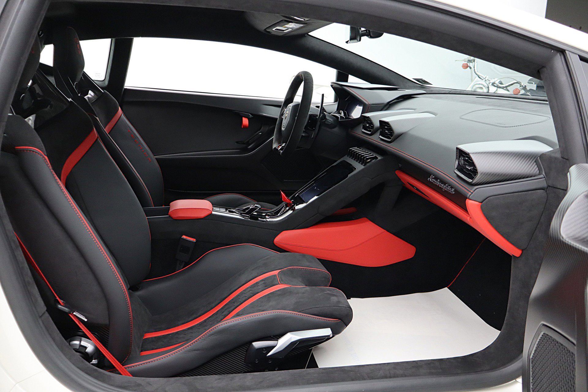 Used 2023 Lamborghini Huracan Tecnica image 39