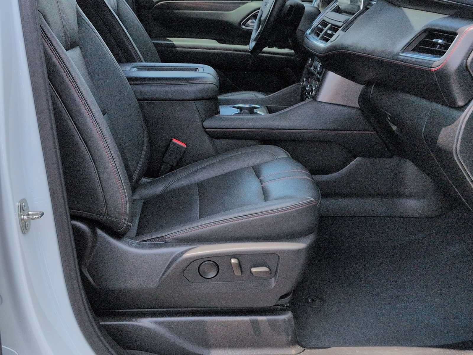 Used 2024 Chevrolet Tahoe RST w/ Luxury Package AWD/4WD image 24