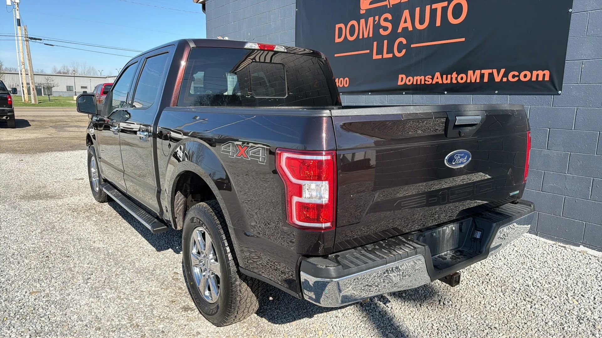 Used 2019 Ford F150 XLT w/ Equipment Group 302A Luxury AWD/4WD image 3