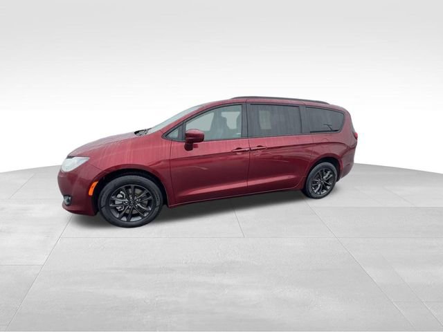 Used 2020 Chrysler Pacifica Touring-L image 6