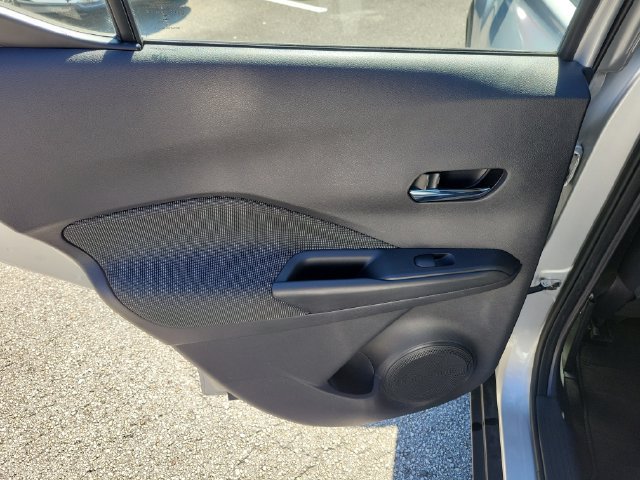 Used 2018 Nissan Kicks SV FWD image 11