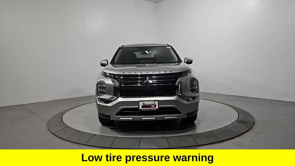 Used 2023 Mitsubishi Outlander SE image 8