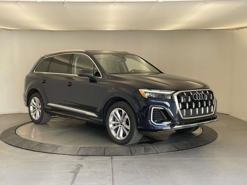 Certified 2025 Audi Q7 2.0T Premium Plus w/ Premium Plus Package AWD/4WD image 9