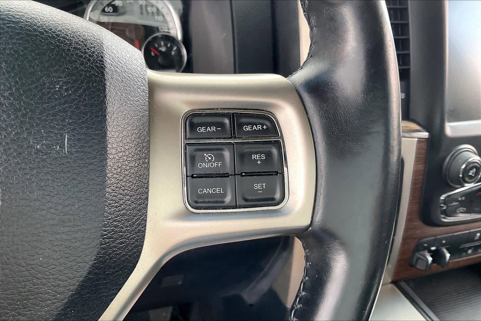 Used 2014 RAM 1500 Laramie w/ Convenience Group AWD/4WD image 24