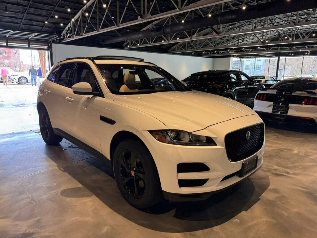 Used 2019 Jaguar F-PACE Premium image 7