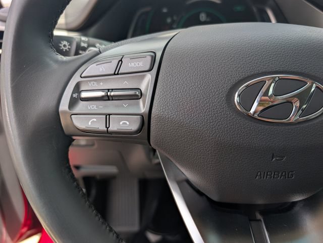Used 2022 Hyundai Ioniq SE FWD image 13