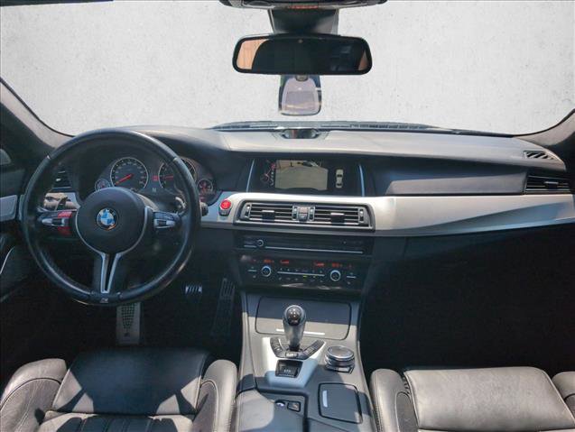 Used 2015 BMW M5 RWD image 21