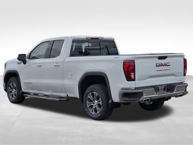 New 2026 GMC Sierra 1500 SLE image 3