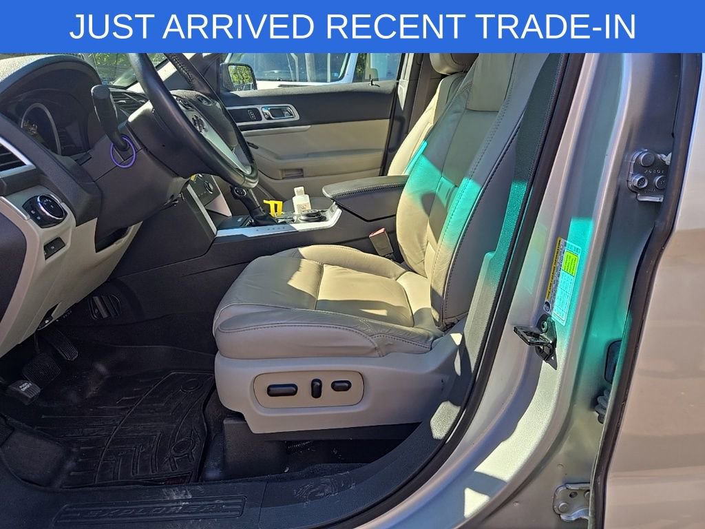 Used 2014 Ford Explorer XLT w/ Equipment Group 202A AWD/4WD image 11